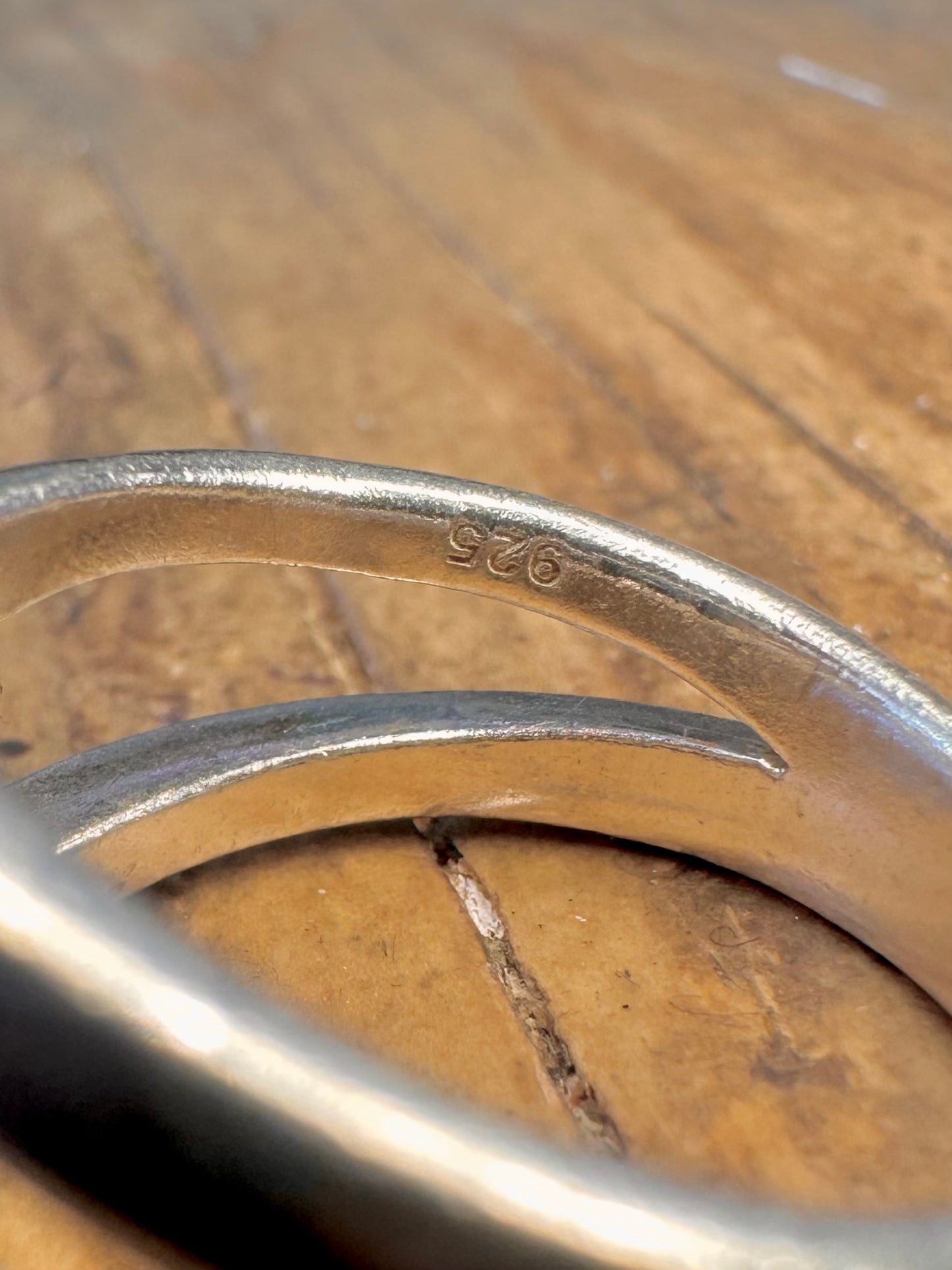 Abstrakter ineinandergreifender quadratischer 925er Sterlingsilber-Ring Größe P