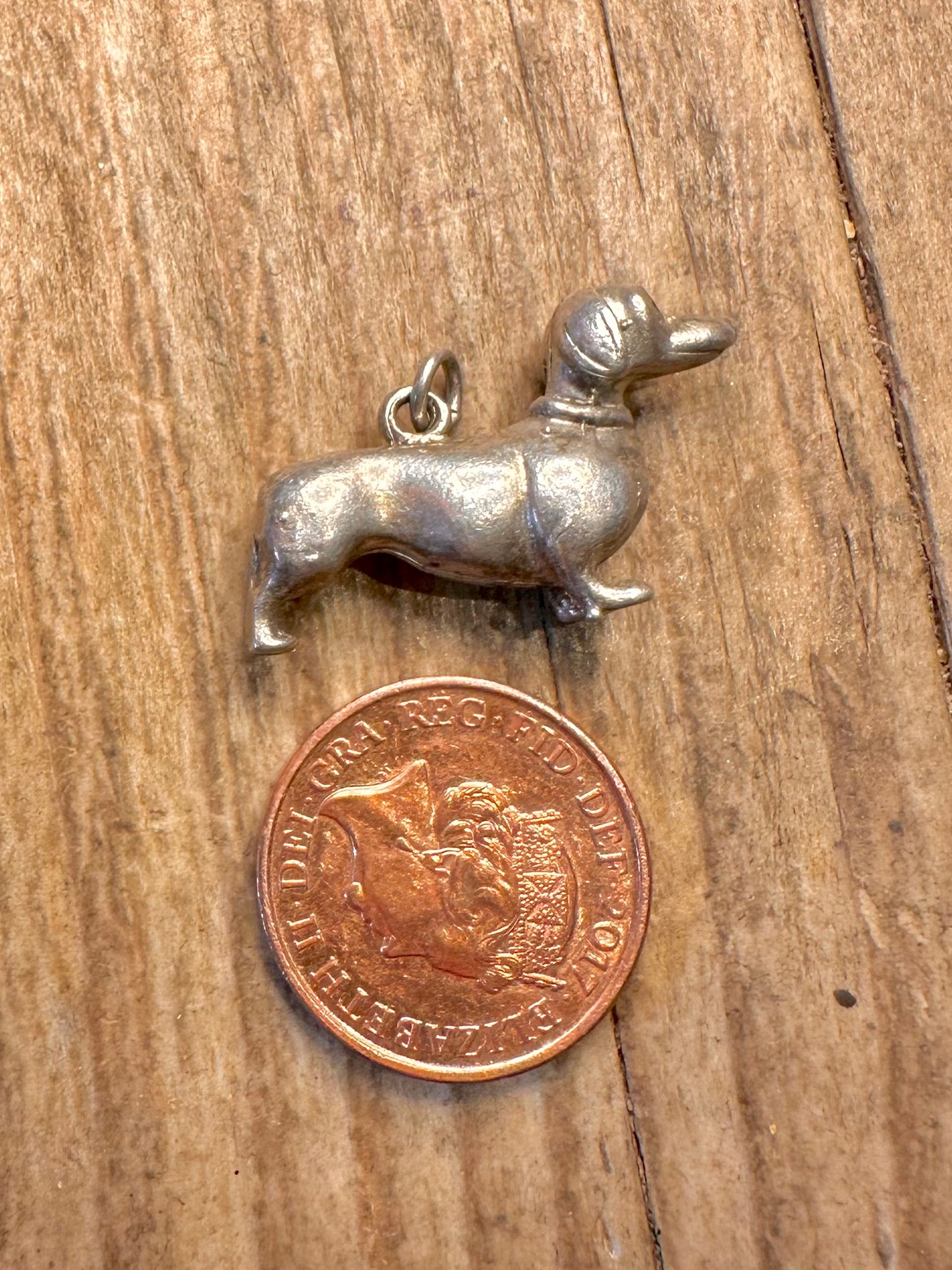Massiver Dackel 925 Sterling Silber Charm-Anhänger