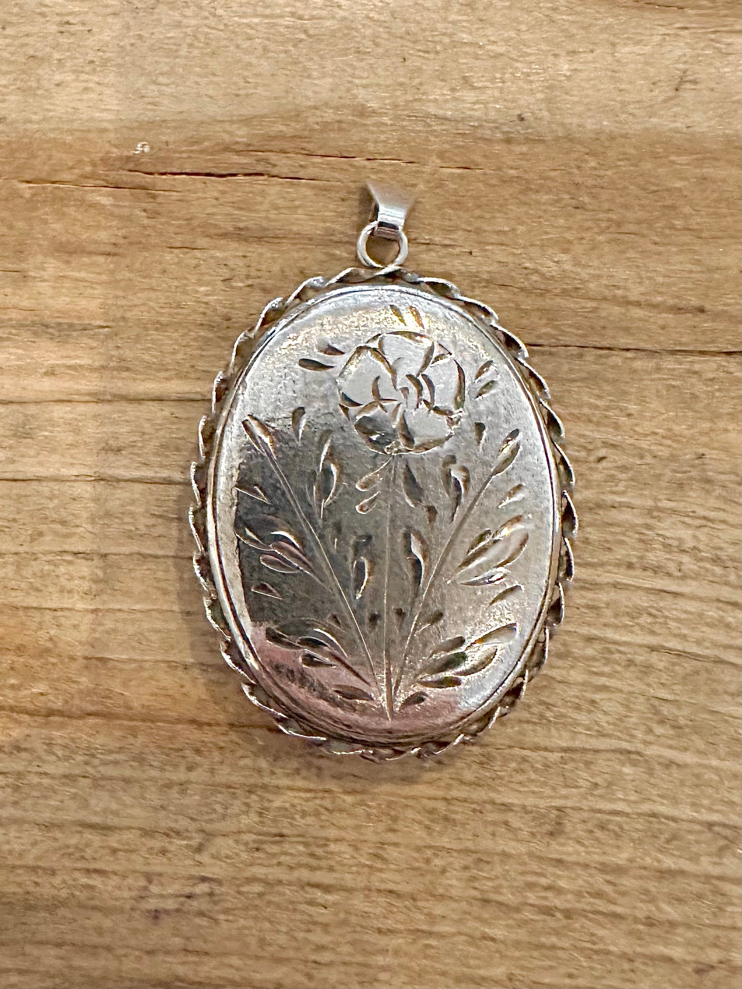 Vintage 1980 Floral Engraved Ornate 925 Silver Locket Pendant