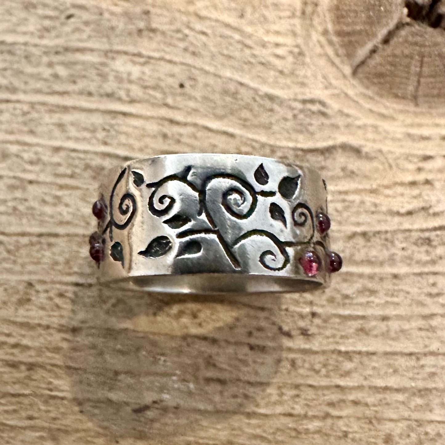 Vintage Amethyst Floral Engraved 925 Silver L Ring