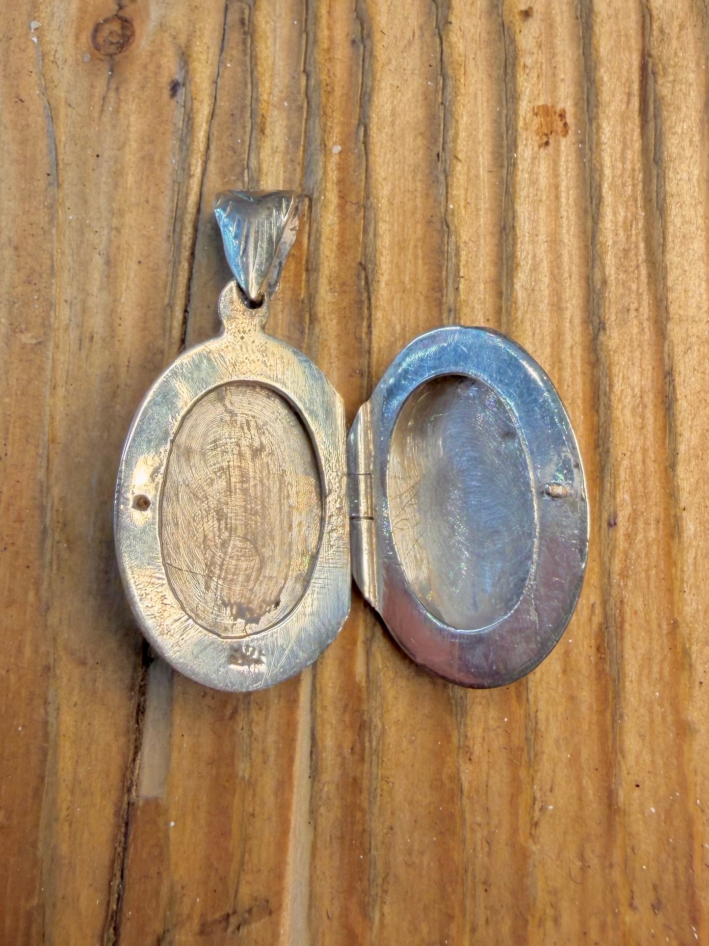 Oval Engraved Floral Locket 925 Sterling Silver Pendant