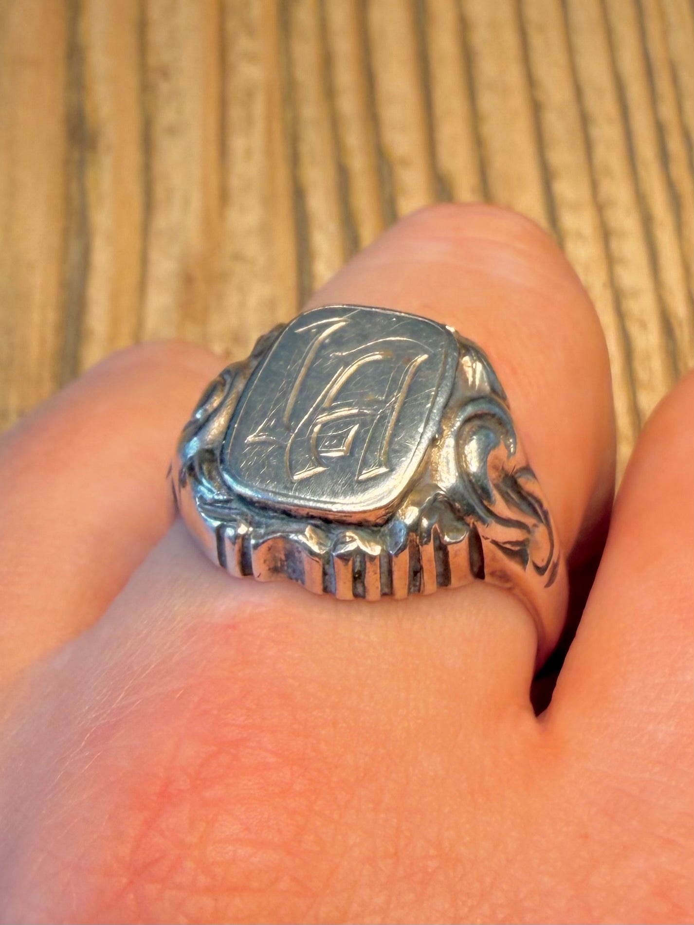 Ornate Gothic Style Engraved LA 835 Silver Size Marker JS Z+1 Ring