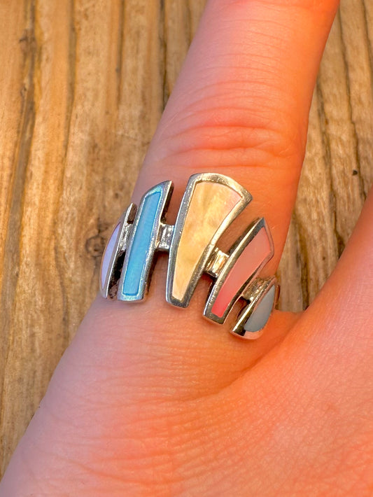 Fan Shaped Multi Coloured Mother of Pearl 925 Sterling Silver Size O Ring