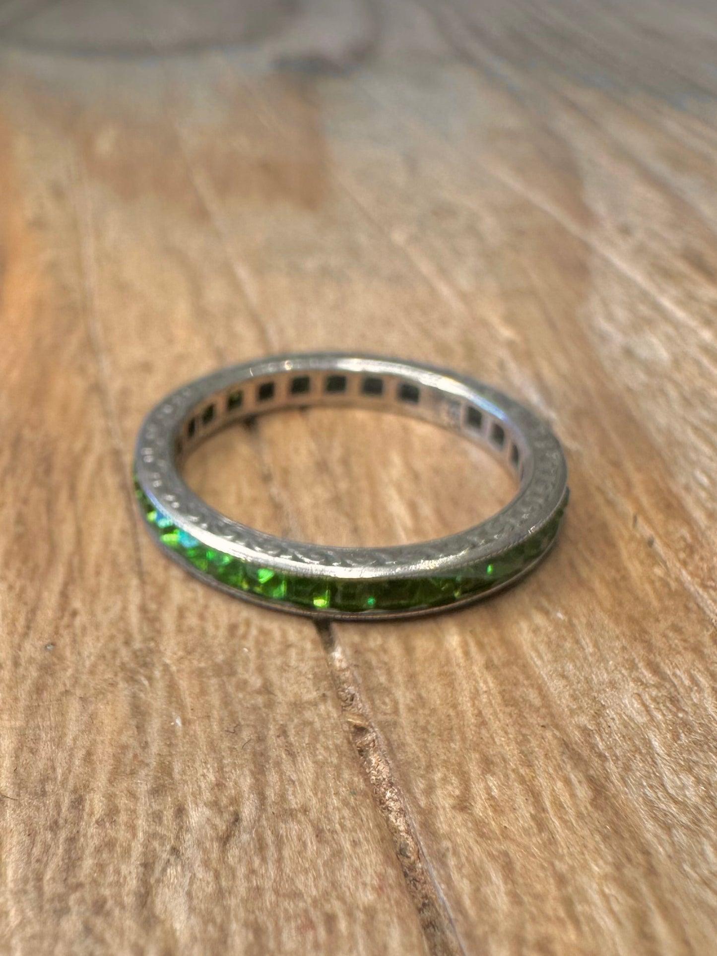 Vintage Green Stone Band 935 Sterling Silver Size J1/2 Ring