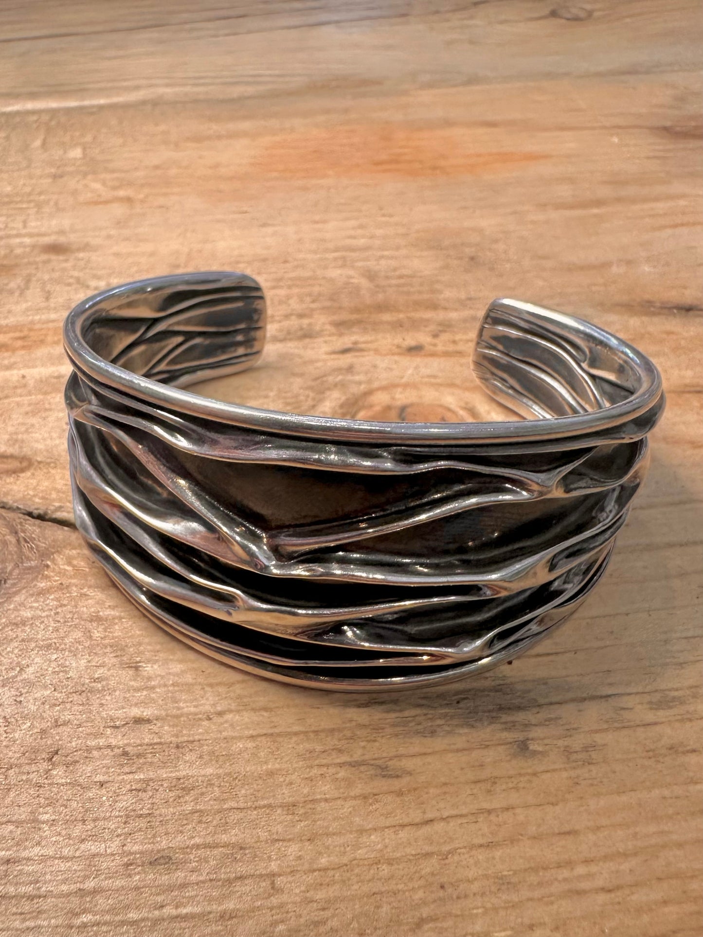 Modernist Ripple Oxides 925 Silver Cuff Bangle