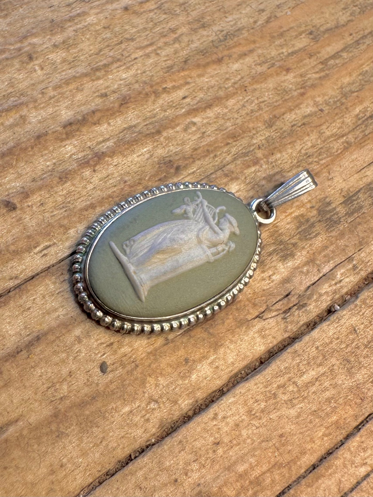 Wedgwood Grünes Oval 1992 Hergestellt in England 925 Sterlingsilber Anhänger