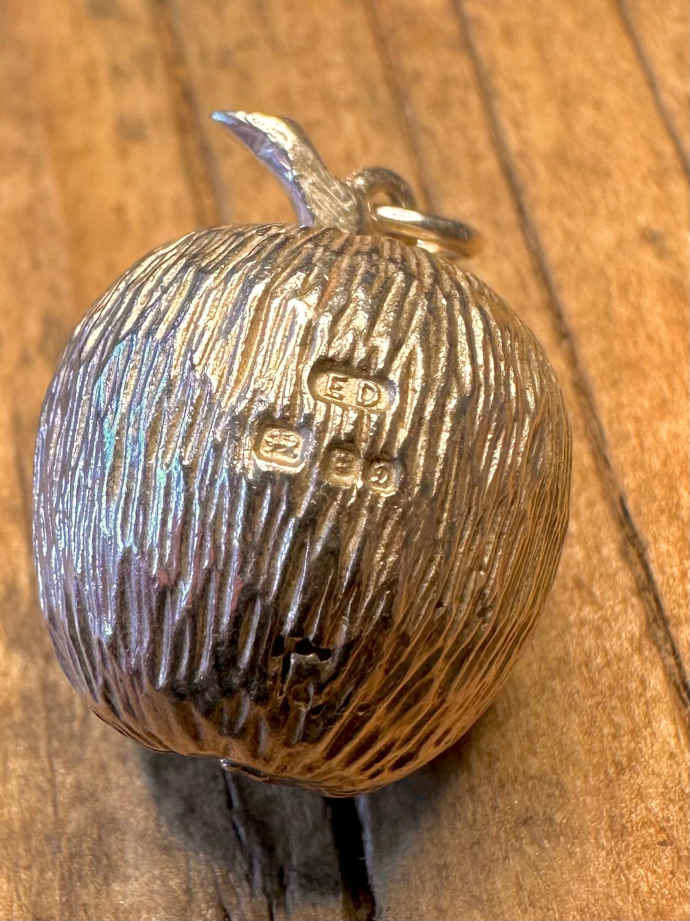 Vintage 1978 massiver Apfelanhänger aus strukturiertem 925er Sterlingsilber