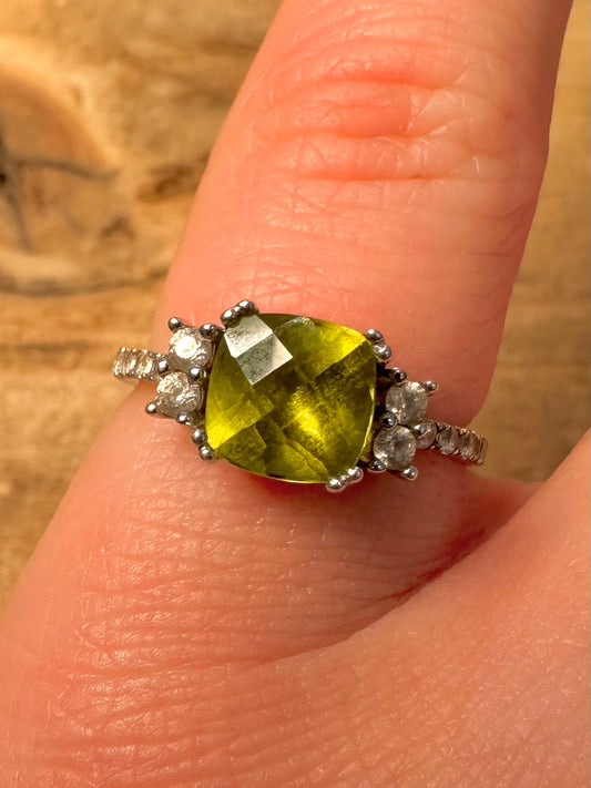 Modernist Peridot and CZ D’Joy 925 Silver Size N Ring