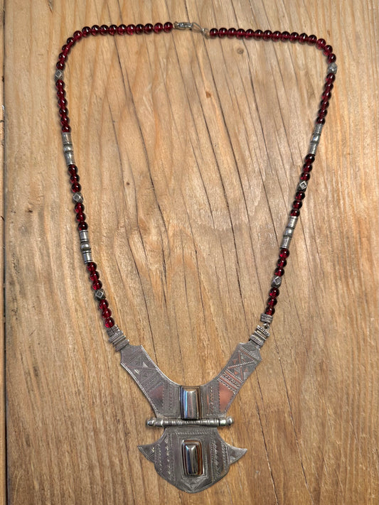 Vintage Stunning Tuareg Carnelian Bead Textured Silver 20 inch Necklace