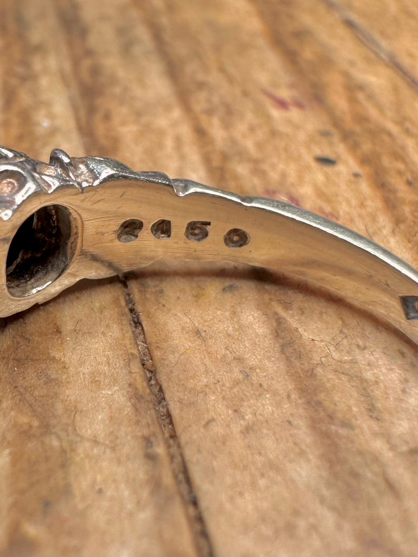 Ring im viktorianischen Stil mit fünf Opalen aus 925er Sterlingsilber, Größe T