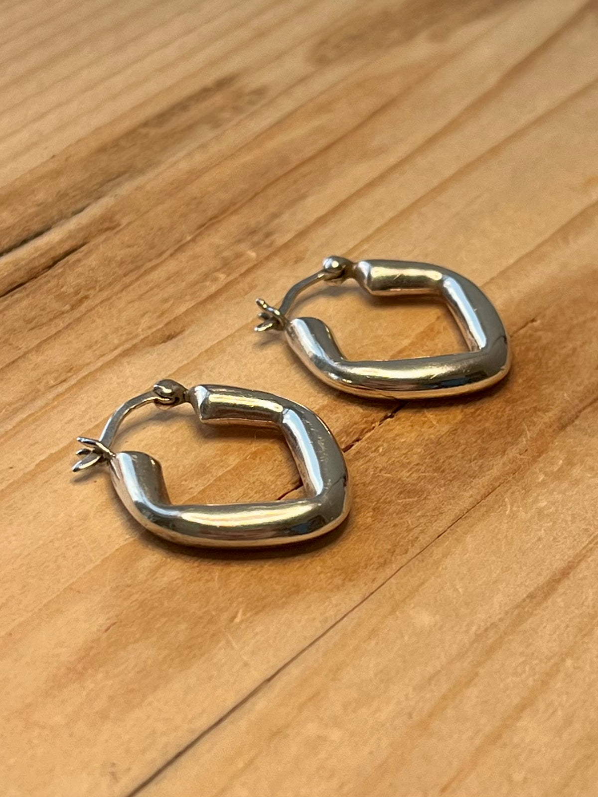 Diamond Shaped 925 Sterling Silver Hoop Earrings