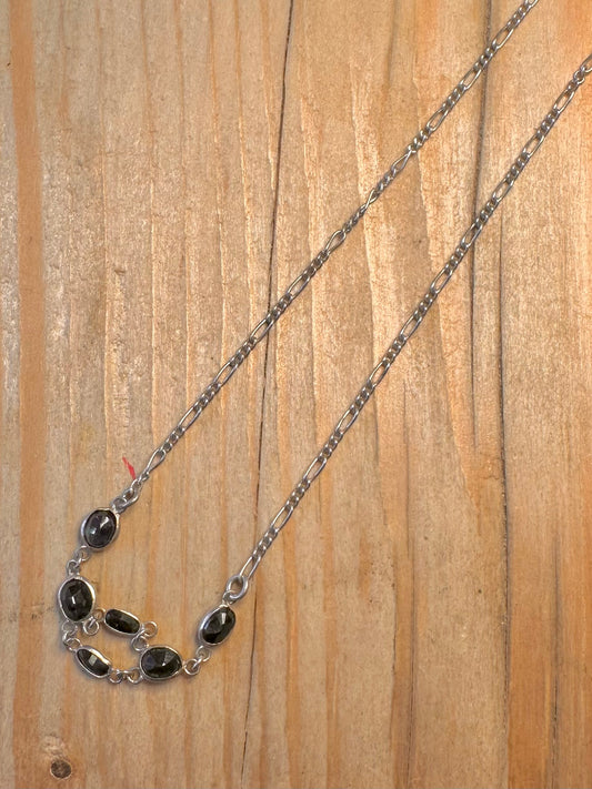 Vintage Dark Blue Stone Figaro Chain 925 Sterling Silver 16.5 inch Necklace