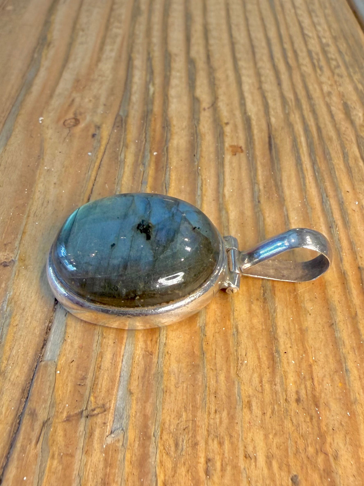 Oval Labradorite 925 Sterling Silver Pendant