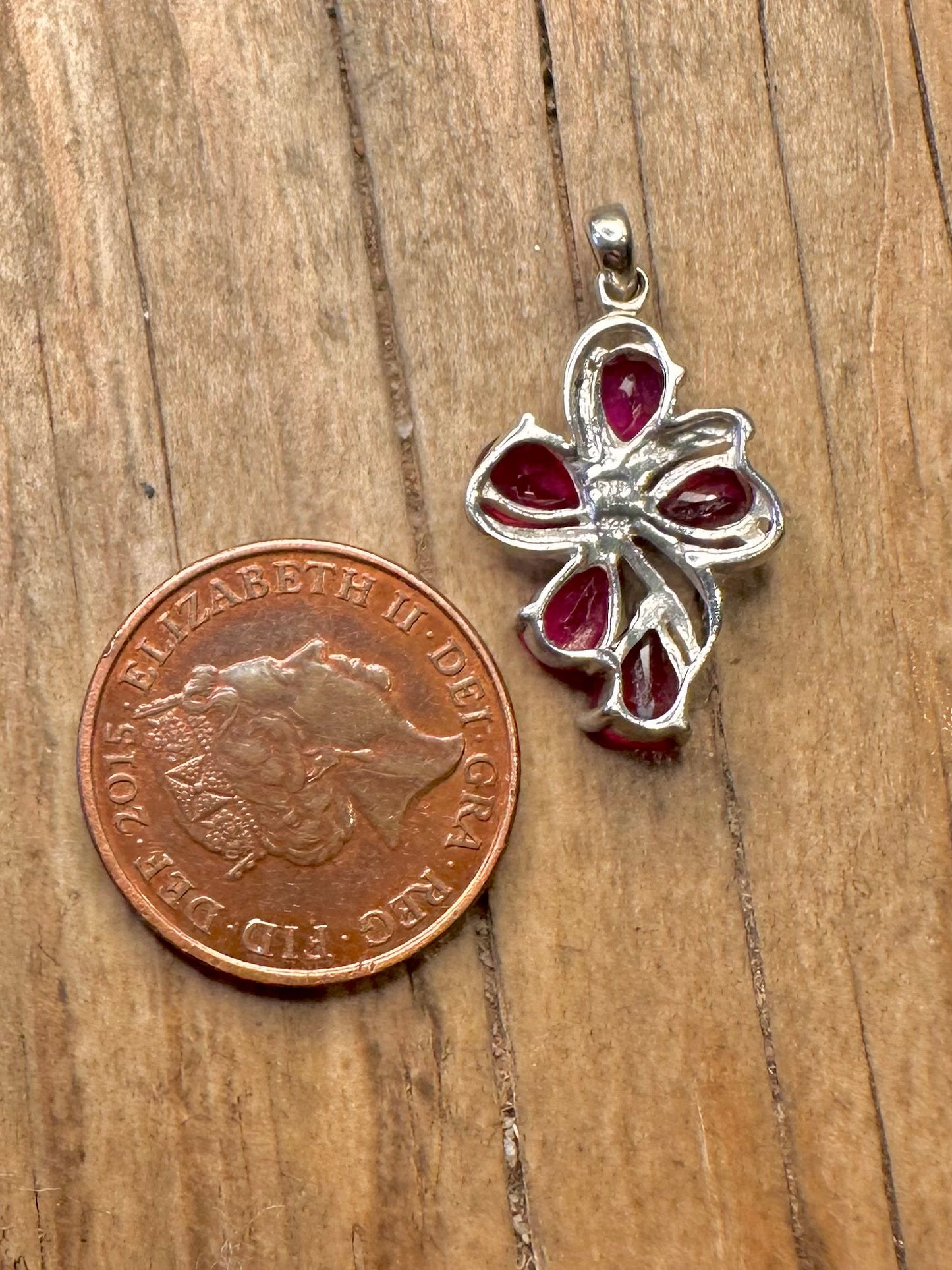 Moderner roter Stein Blumen 925 Sterlingsilber Anhänger