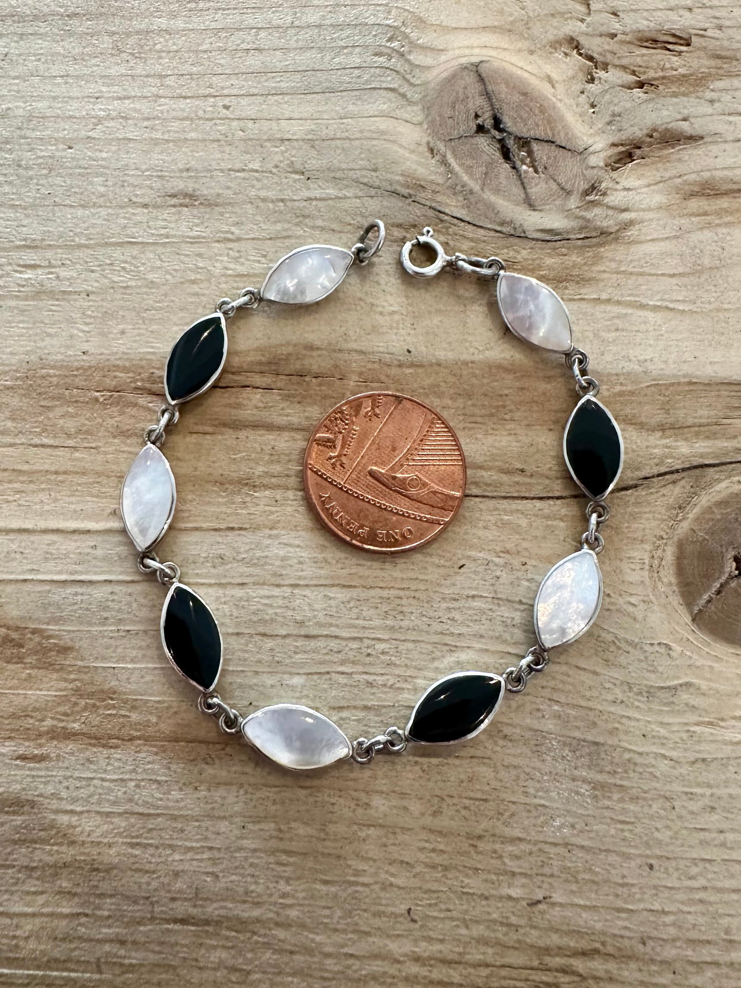 Vintage Black and White Mother of Pearl 925 Silver 7.1 inch Bracelet