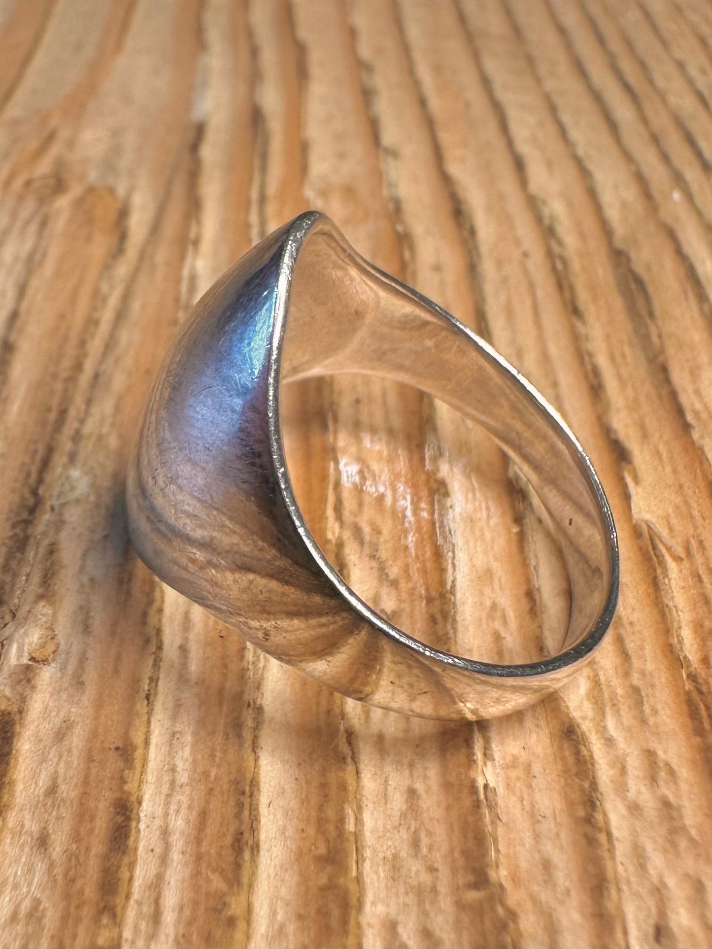 Abstrakter Kuppelring aus 925er Sterlingsilber Größe T