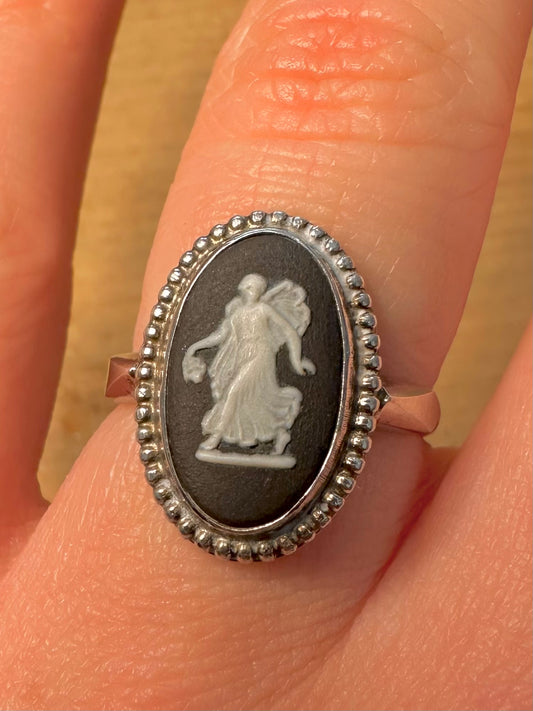 Vintage 1971 Black Wedgwood 925 Silver Size P Ring