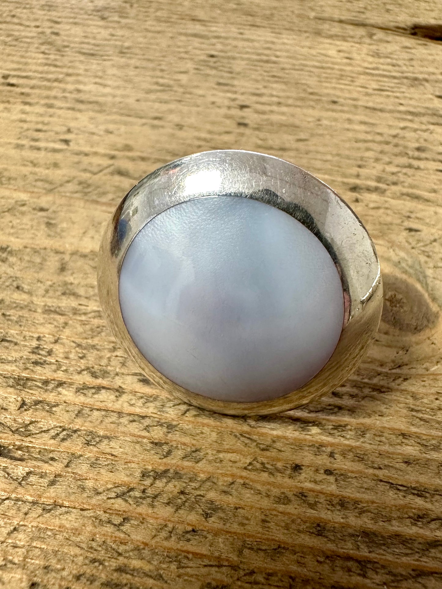 Modernist Circle Mother of Pearl 925 Silver Size R Ring