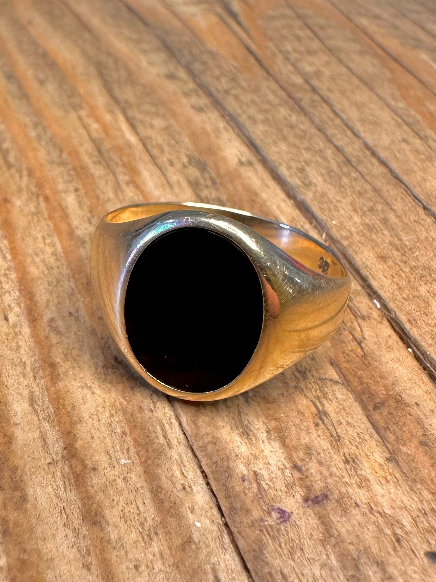 9 Karat Gold Onyx Siegelring Größe S