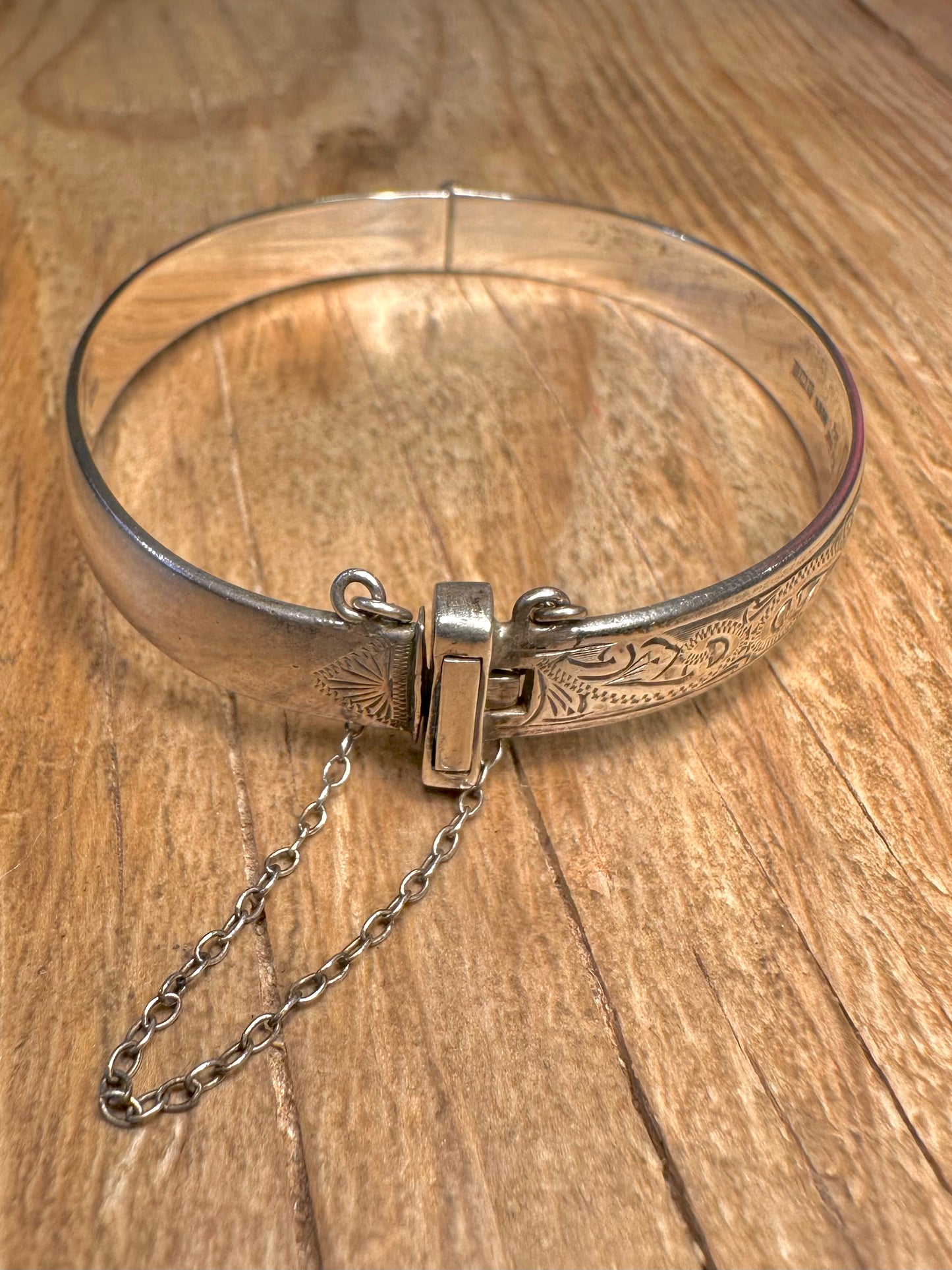 Vintage 1966 Engraved Design 925 Sterling Silver Bangle