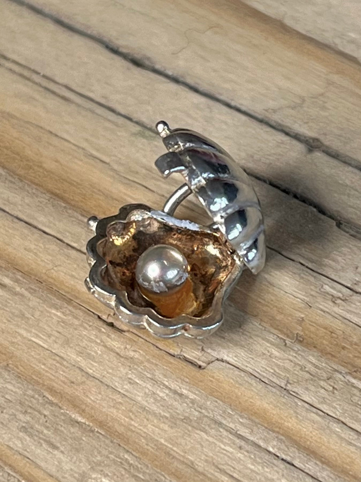 Opening Clam With Pearl Inside 925 Sterling Silver Pendant