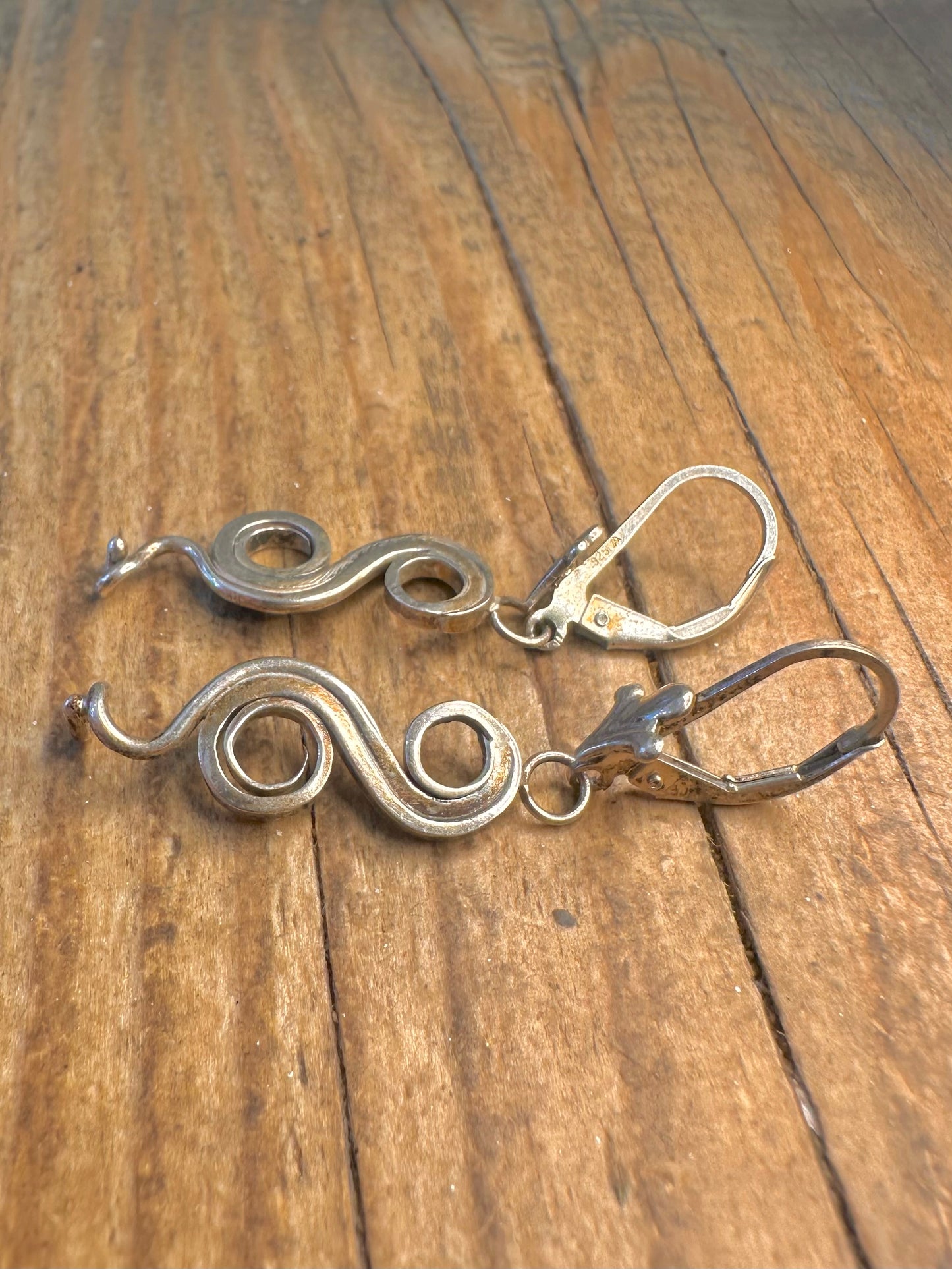 Swirl-Hängeohrringe aus 925er Sterlingsilber