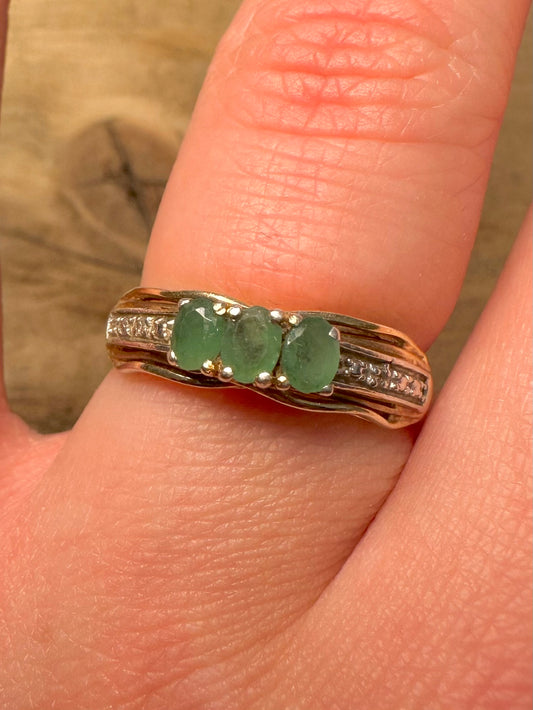 Vintage Green and White Gold on 925 Silver Size O Ring