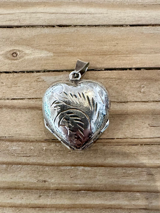 Vintage 1994 Heart Engraved Four Locket 925 Silver Pendant