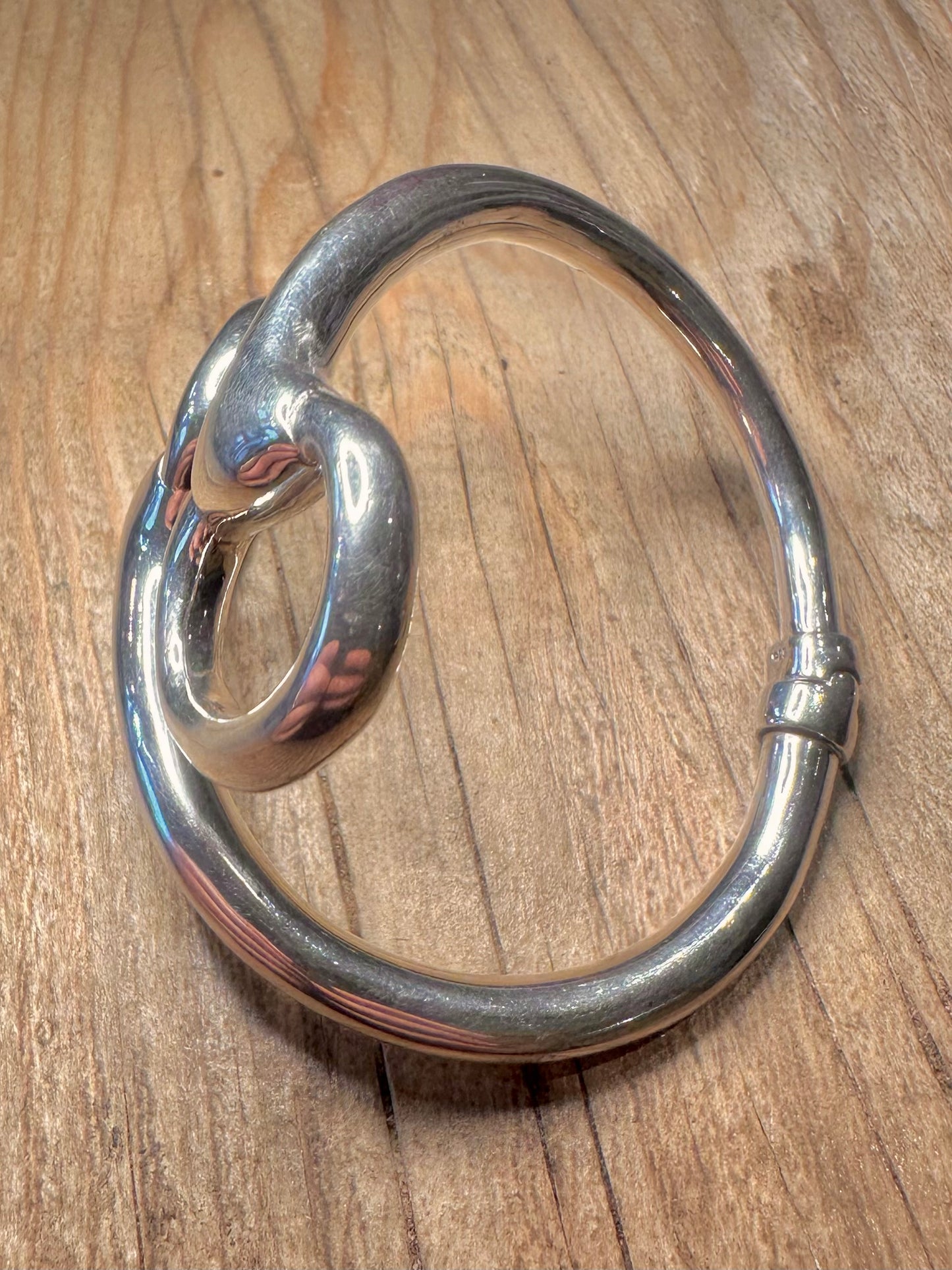 Moderner Hermes-Stil Überlappender Armreif aus 925er Sterlingsilber mit Scharnier