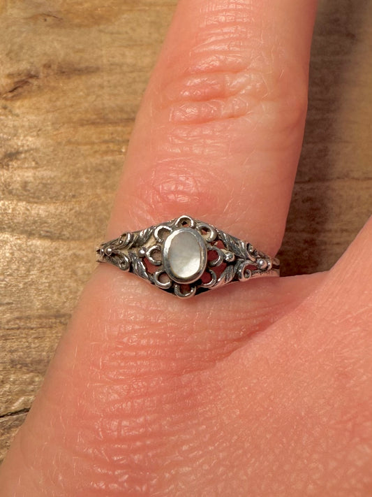 Vintage Mother of Pearl 925 Silver Size N Ring
