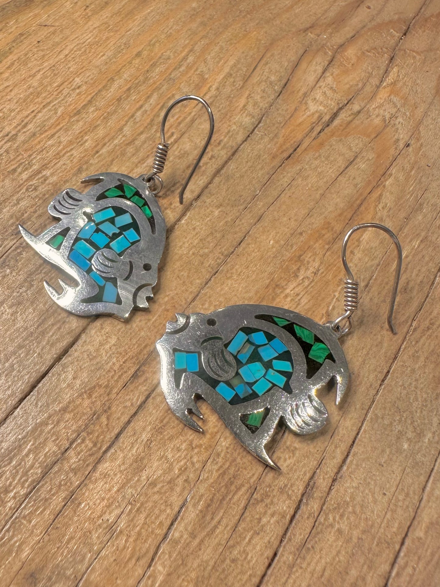 Vintage Winkelfisch Türkis- und Malachit-Einlegearbeiten Mexiko Taxco 925 Silber Ohrringe