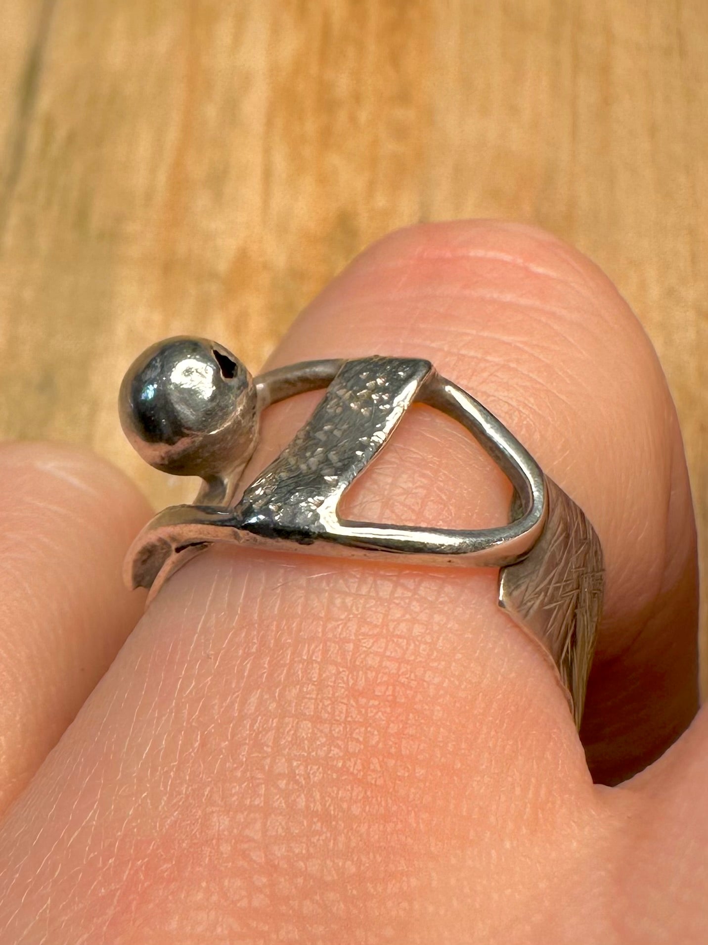 Abstrakter, handgefertigter, texturierter Ring aus 925er Sterlingsilber, Größe P1/2