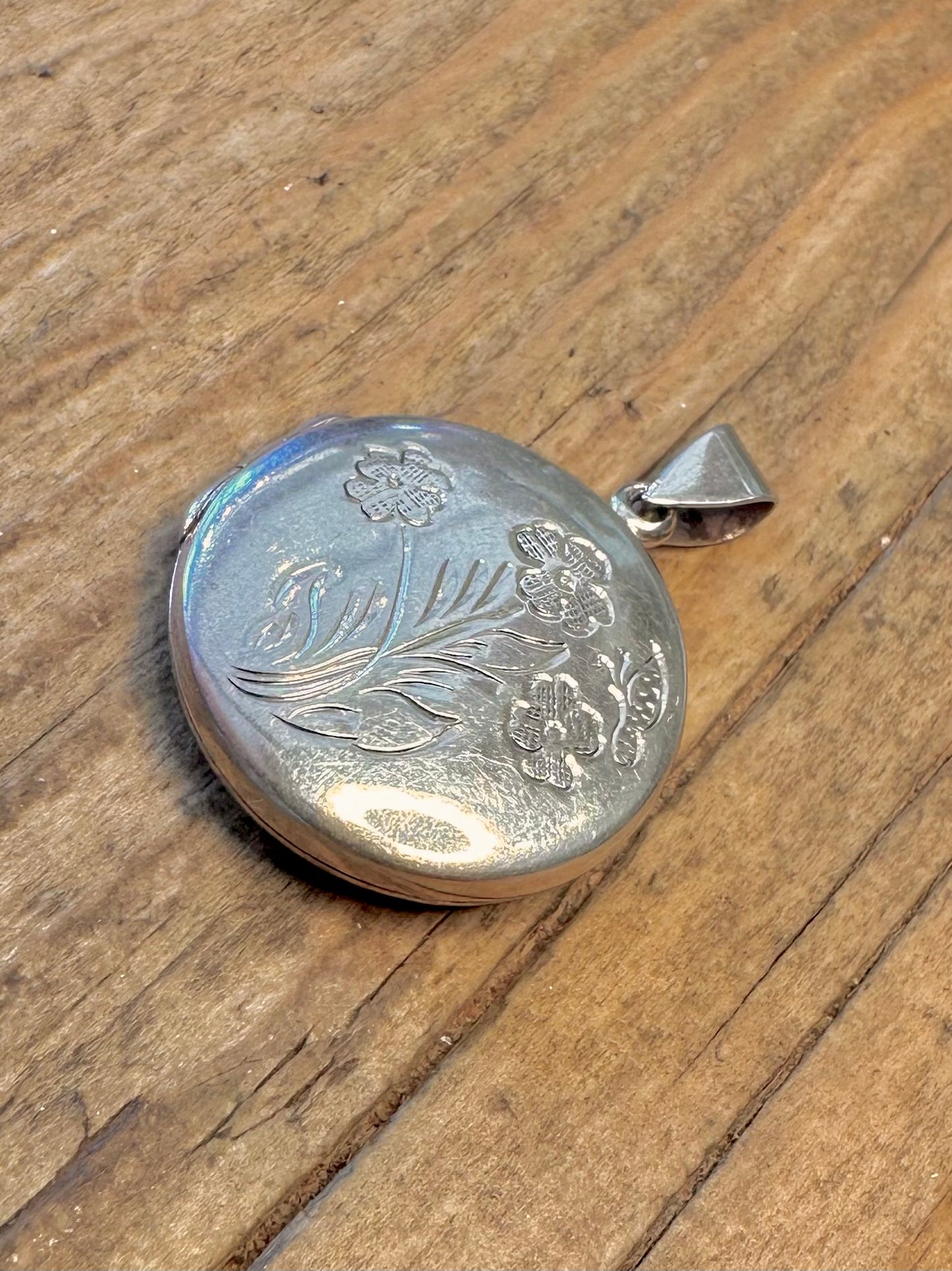 Floral Engraved Circle Locket 925 Sterling Silver Pendant
