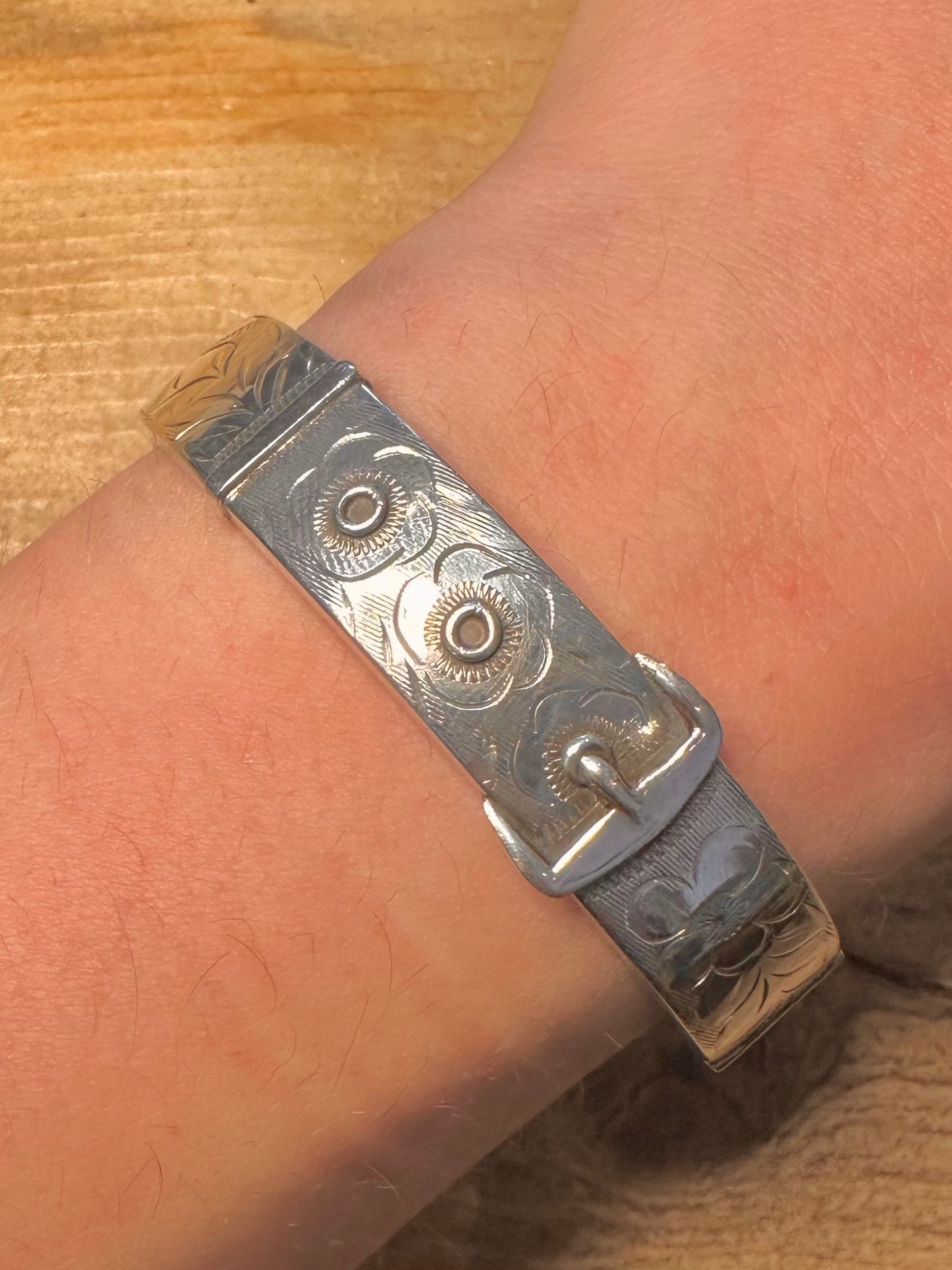 Vintage 1972 Flower Engraved Buckle with Safety Chain 925 Silver Maker JS Bangle