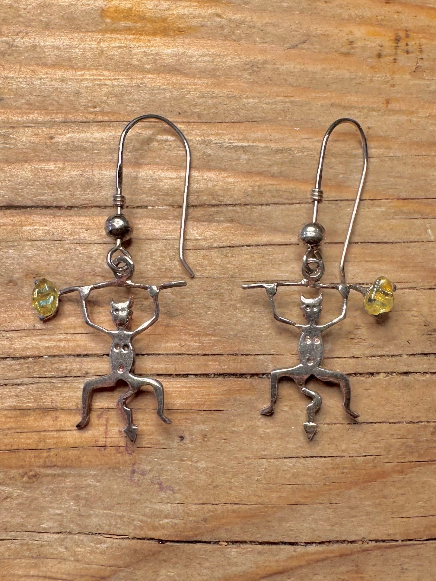 Ohrringe mit Vintage-Teufelsfigur aus grünem Stein und 925er Sterlingsilber