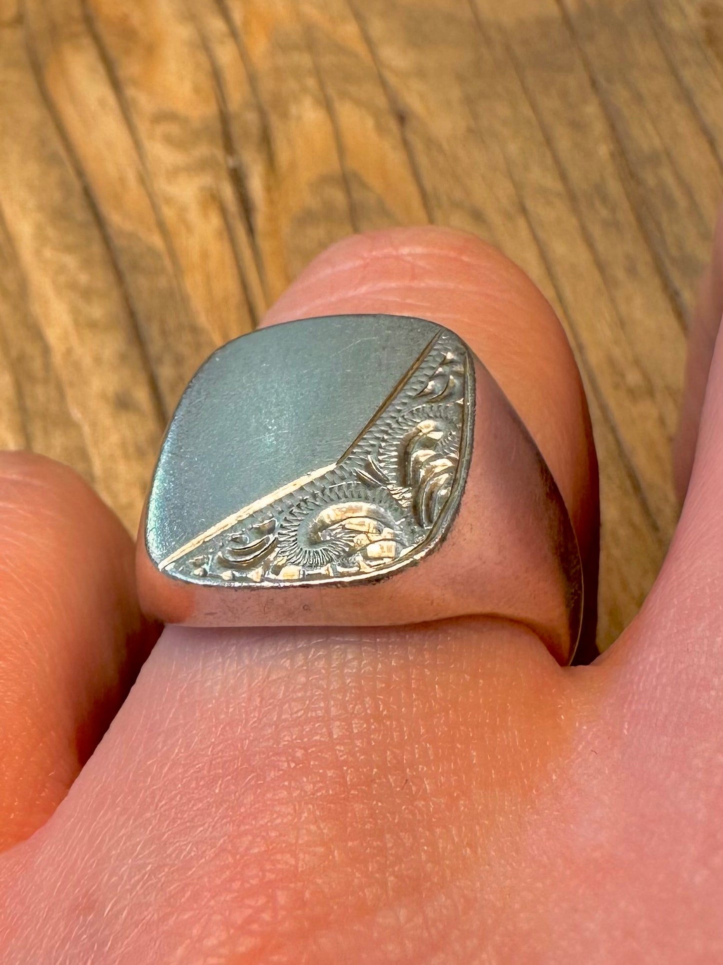 Vintage 1976 Engraved Signet Solid Heavy 925 Sterling Silver Size P Ring