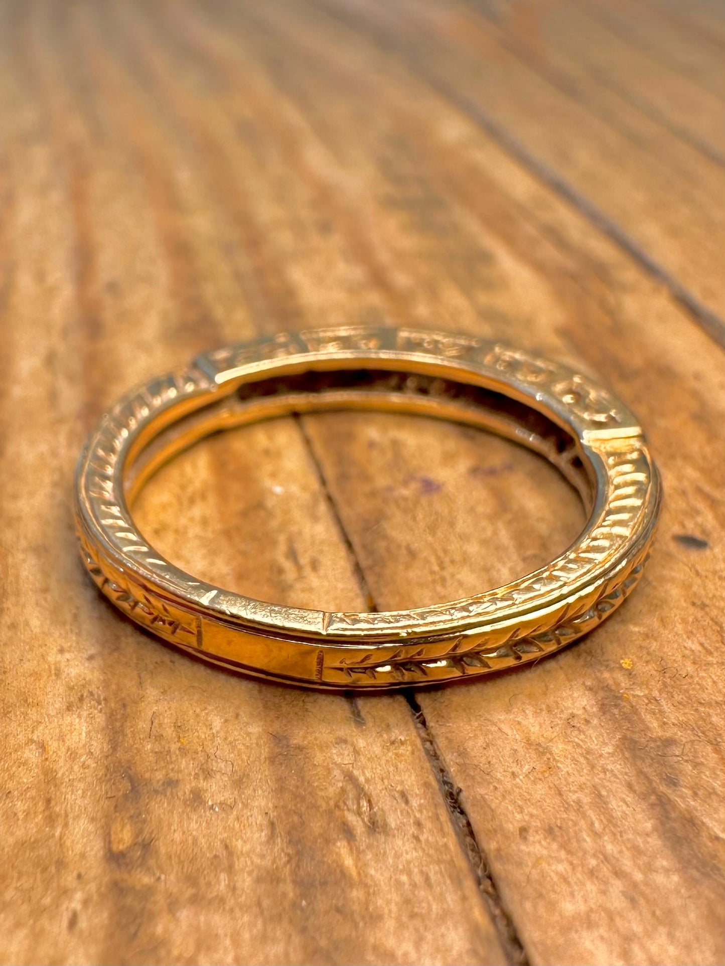 9ct Gold 1998 Unique Engraved White Stones Size K1/2 Ring
