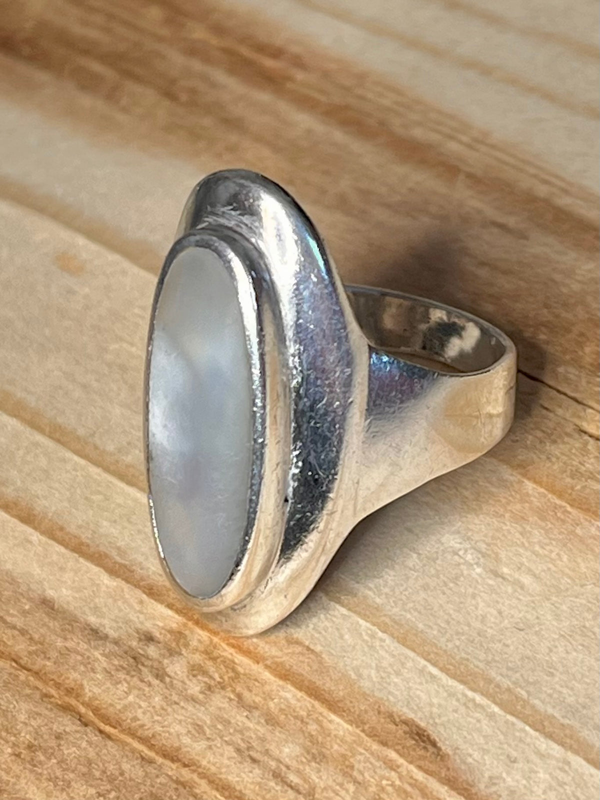 Mother of Pearl Oval 925 Sterling Silver Size T Ring