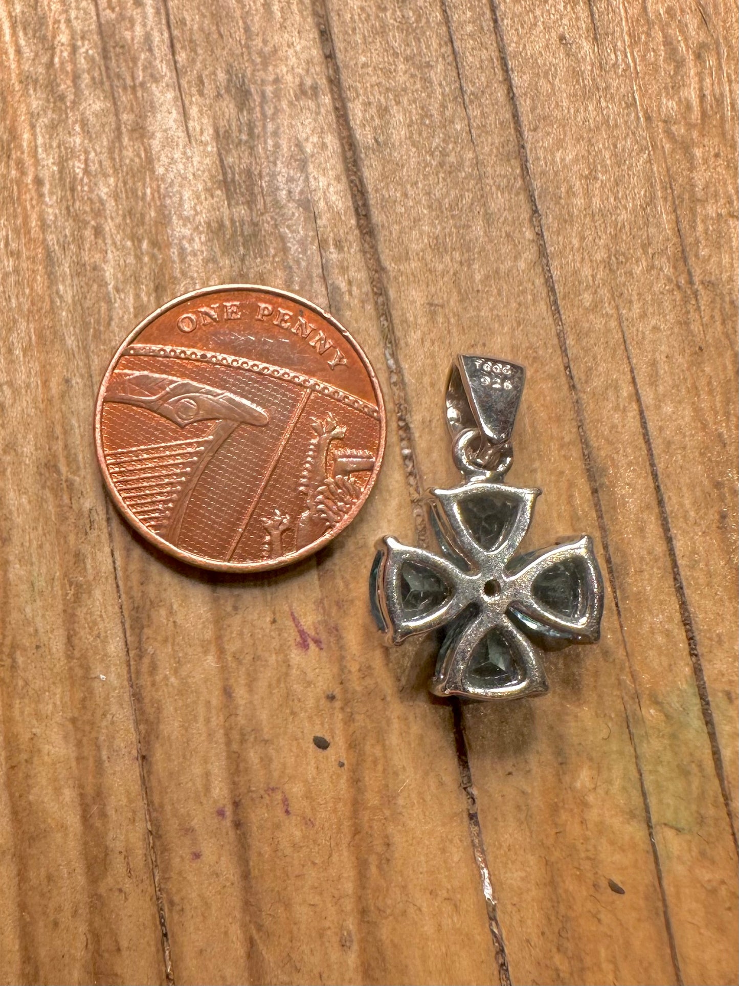 Vintage Flower Blue Topaz 925 Sterling Silver Pendant