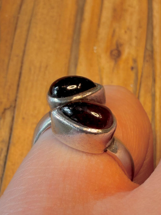 Overlapping Red Garnet 925 Sterling Silver Size O Ring