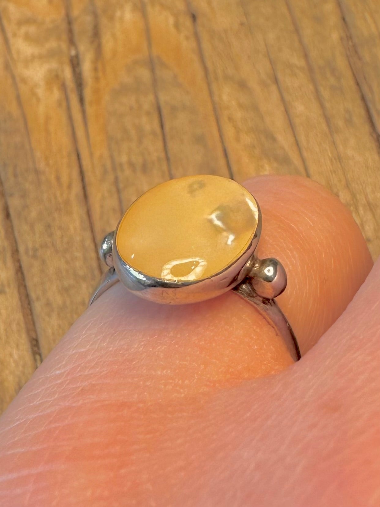 Mother of Pearl Oval 925 Sterling Silver Size M Ring