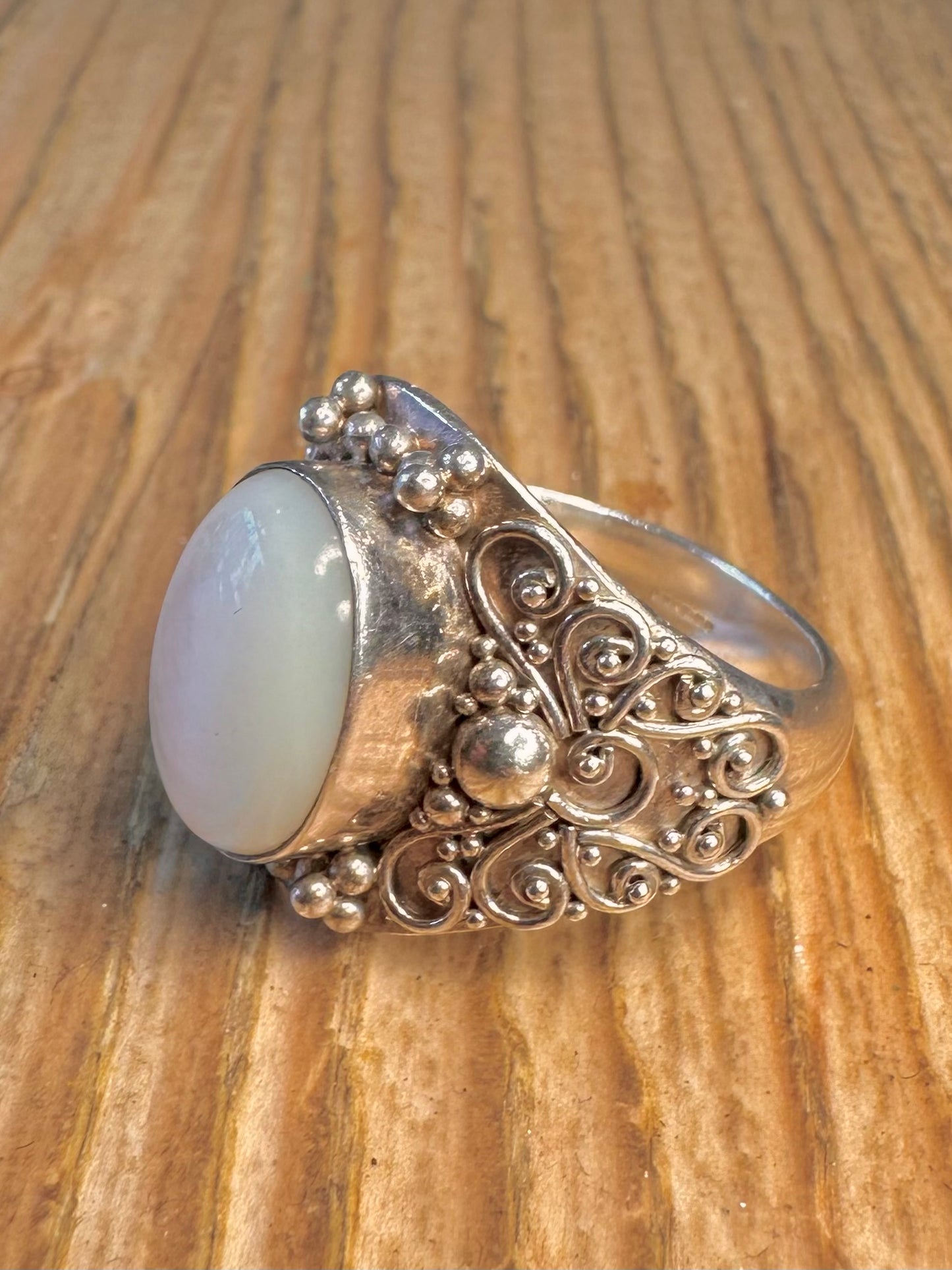 Mother of Pearl Chunky Suarti Intricate 925 Sterling Silver Size S Ring