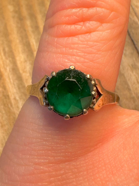 Vintage 1975 Green Stone Gold on 925 Sterling Silver Size N1/2 Ring