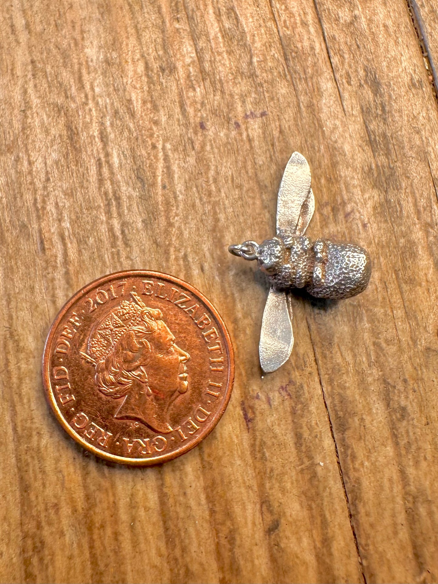 Bienen-Anhänger aus massivem 925er Sterlingsilber