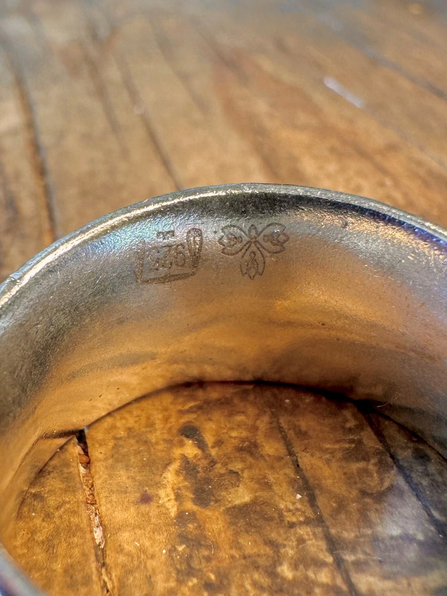 Hammered Curved Spinner Band 925 Sterling Silver Size V Ring