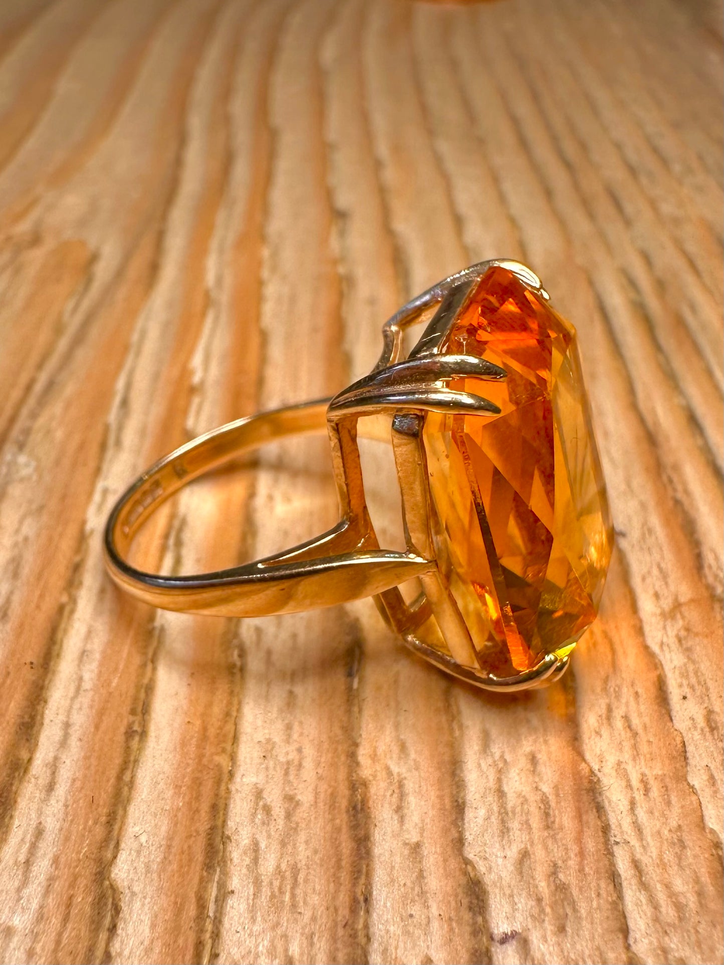 Vintage 1973 9ct Gold Citrine Rectangle Cut Size J Ring