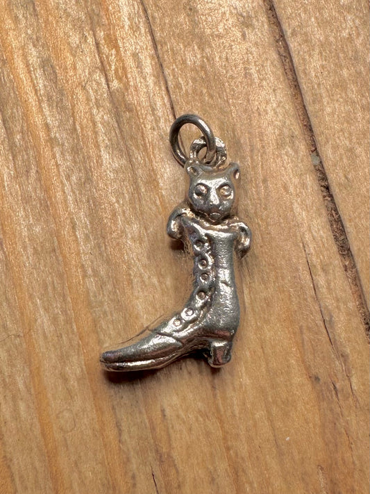 Vintage Cat in a Boot 925 Sterling Silver Charm Pendant