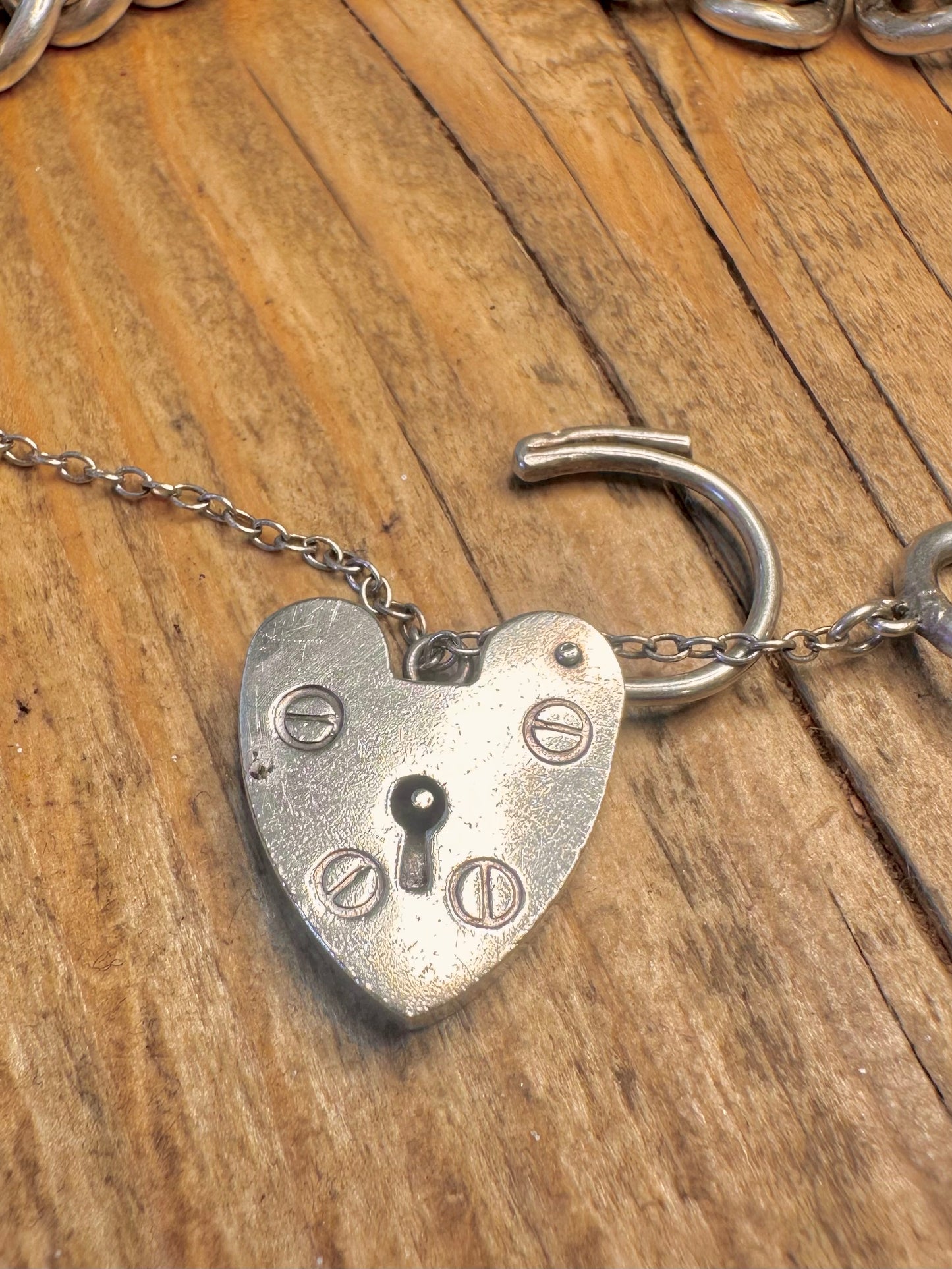 Chunky 1977 Heart Padlock Curb Chain 925 Sterling Silver 7 inch Bracelet