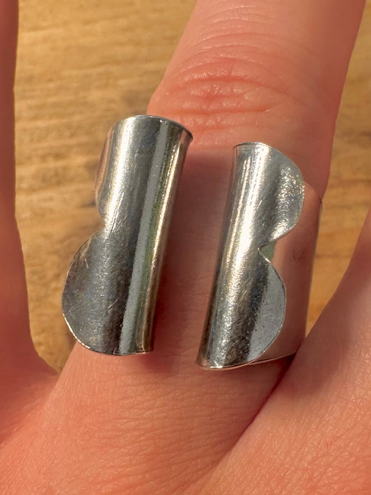Abstract 2009 Open Front 925 Silver Size Q Ring