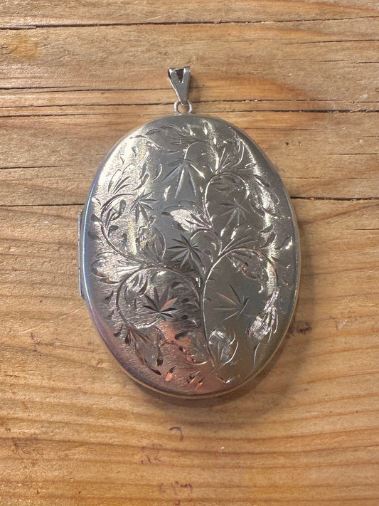 Vintage 1976 Large Victorian Style Floral Engraved Oval Locket 925 Sterling Silver Maker ZJ Pendant
